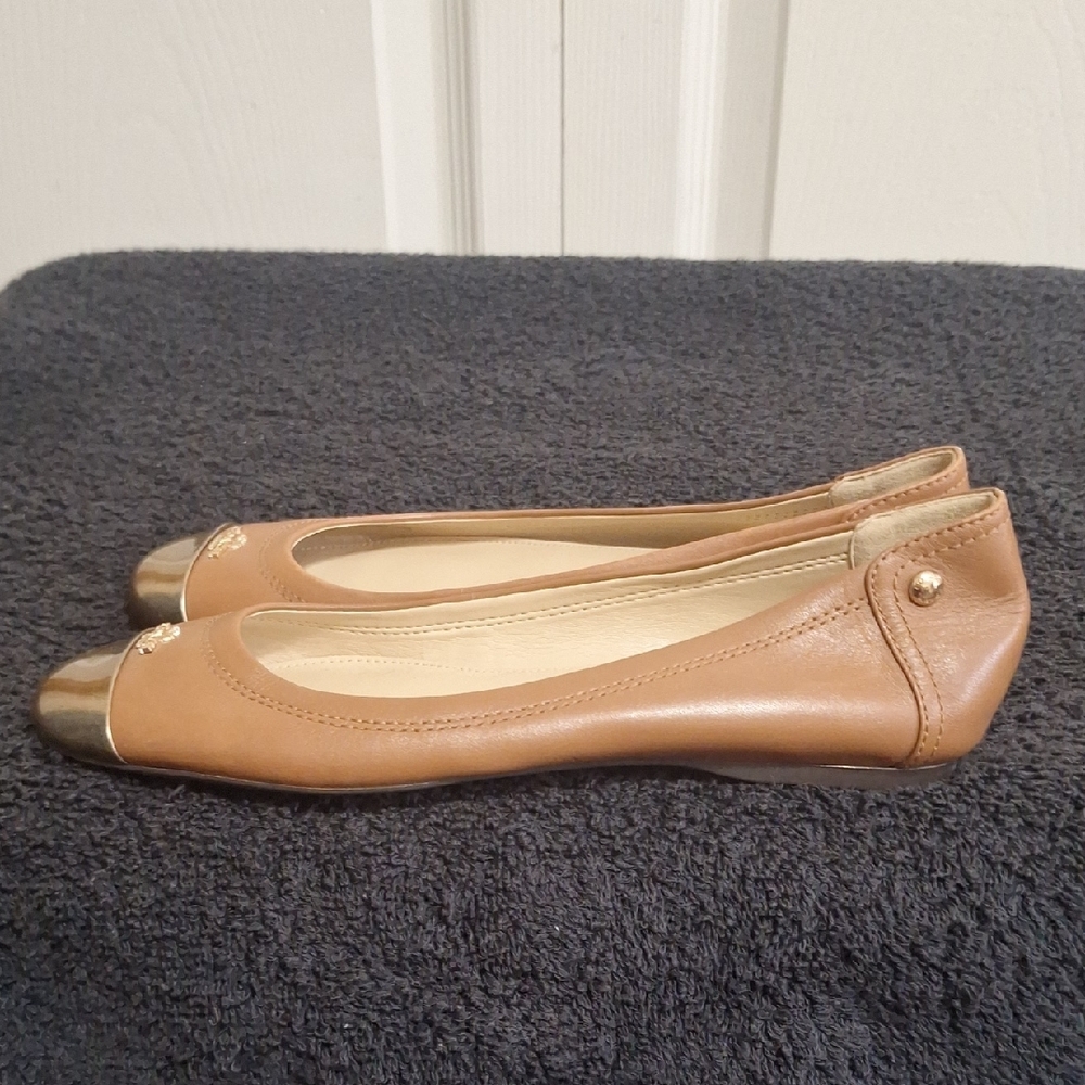 Coach "Chelsea" Faux Leather Tan Leather Flats Metallic Toecap-6½ - Picture 4 of 10